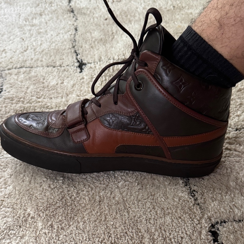 Men's Brown High-Top Sneakers - Picture 2 of 8
